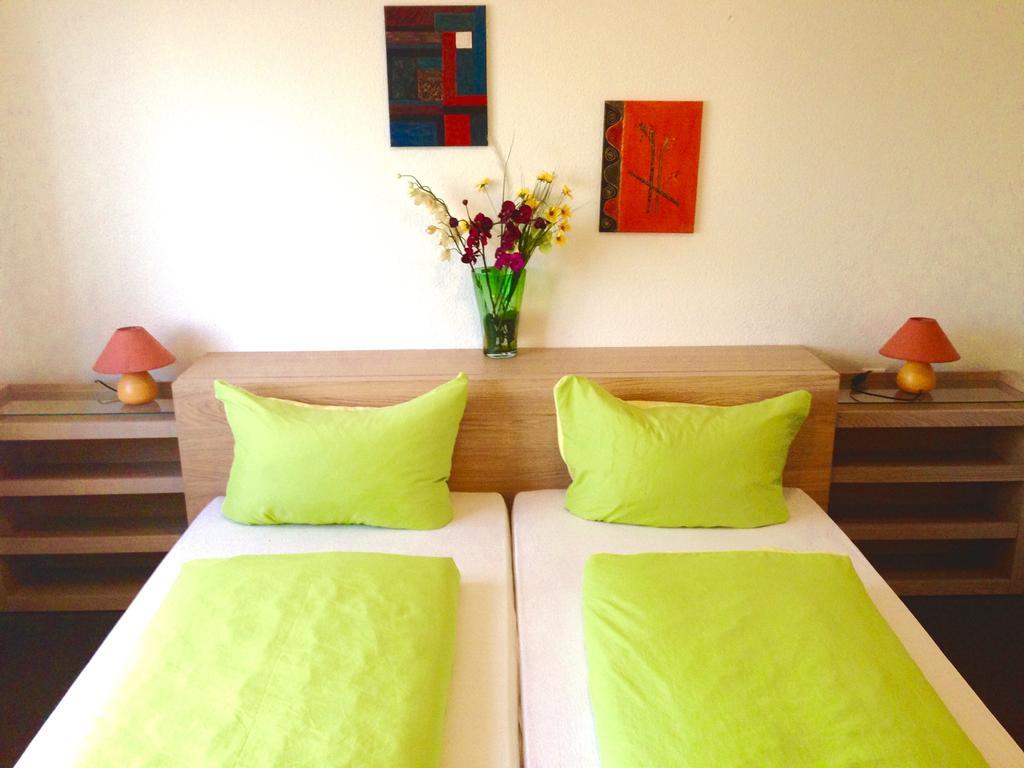 Hotel-Zahringerstube Neuenburg am Rhein Chambre photo